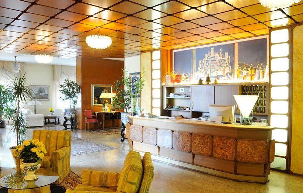 Hotel Beatrice Este Dış mekan fotoğraf